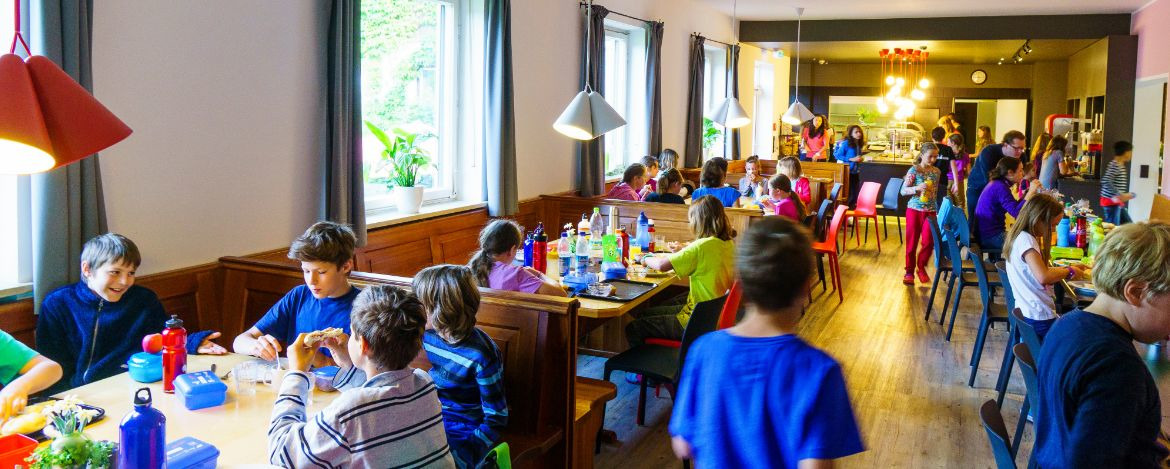 Speisesaal der Jugendherberge Kreuth