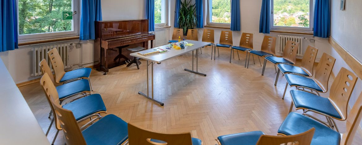 Jugendherberge Blaubeuren Seminarraum Klavier - Foto: Heiko Potthoff