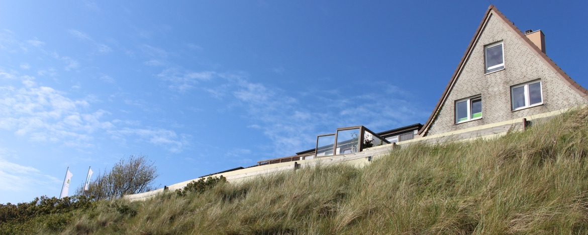 Herrliche Lage der Jugendherberge am Strand