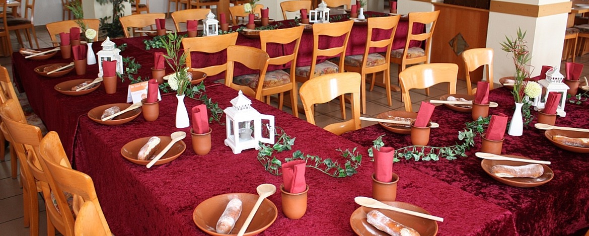 Ritterlich gedeckter Tisch