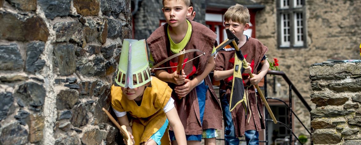 Ritterspiele in der Jugendherberge Bacharach