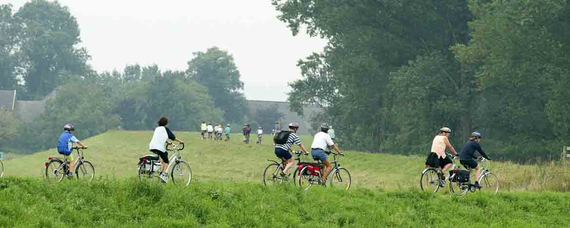 Entspannte Fahrradtouren für die ganze Familie sind am Niederrhein möglich.