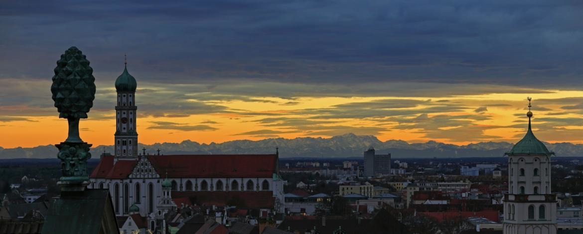 Sonnenuntergang mit Panoramablick über Augsburg