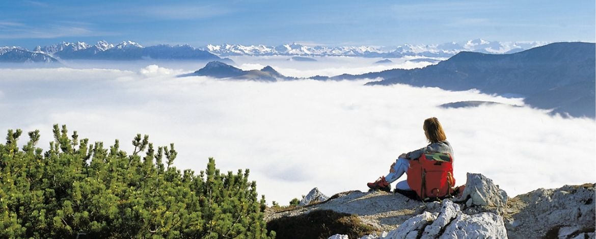 Ein gigantisches Bergpanorama bietet sich bei klarer Sicht dem Betrachter