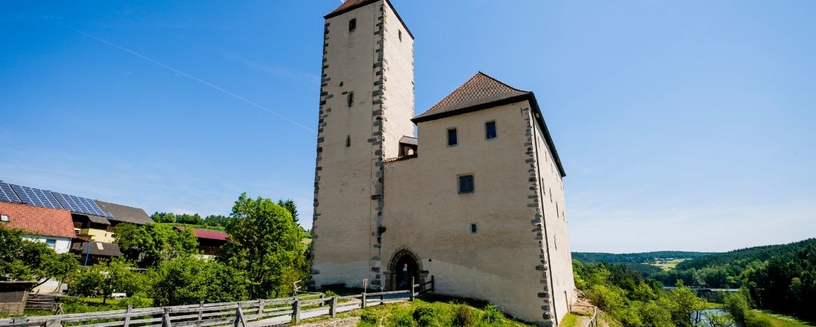 Wunderschöne Außenansicht der Burg Trausnitz